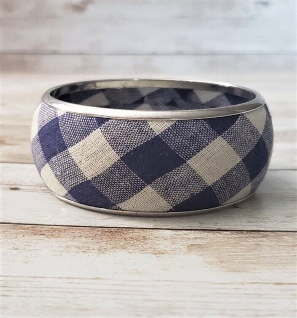 Vintage Bracelet / Bangle - Blue & Off White Patterned